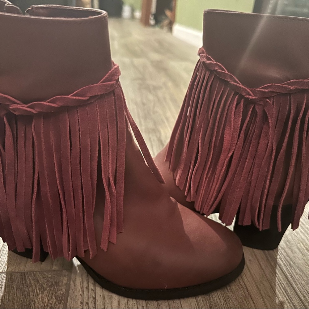 Maroon boots size 8